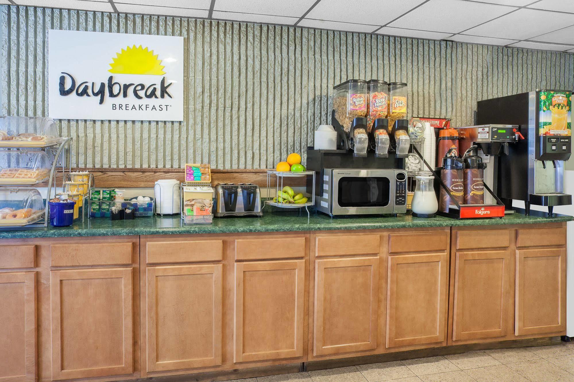 Days Inn By Wyndham Wilkes Barre Extérieur photo